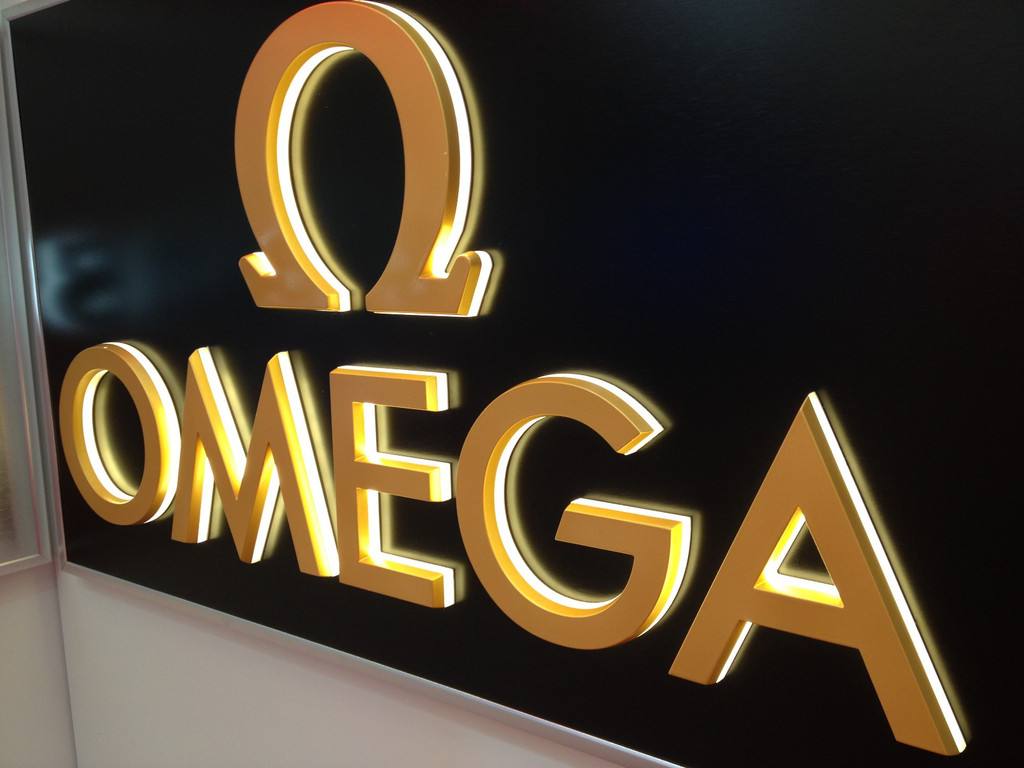 如何制作精美的发光字?